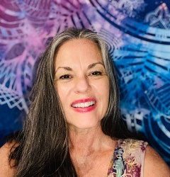 EP262 Susie Q Juravich on Channeling, 2020, Parallel Timelines & More on Exploring Possibilities